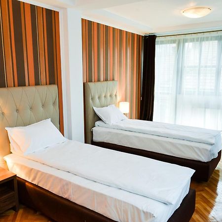 Hotel Park House Dej Esterno foto