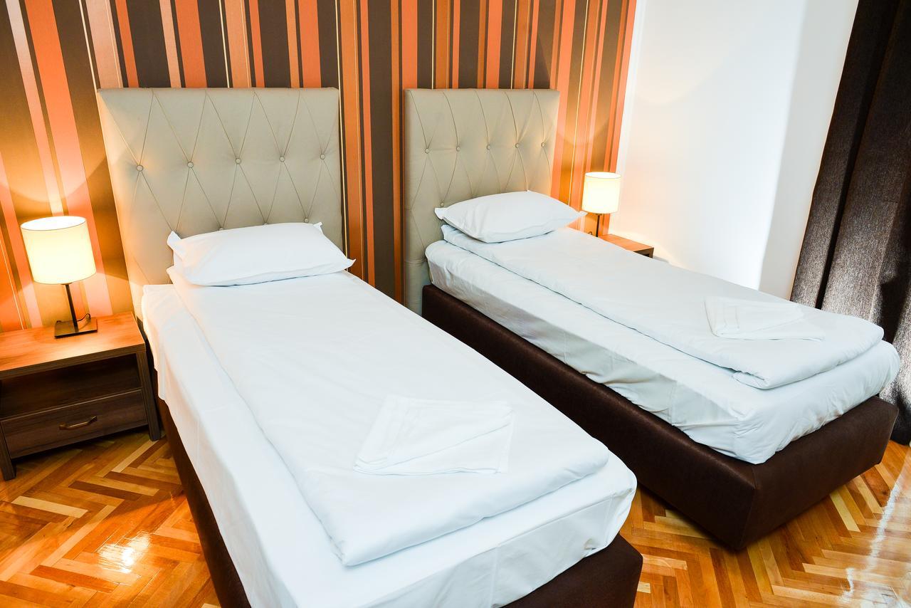 Hotel Park House Dej Esterno foto