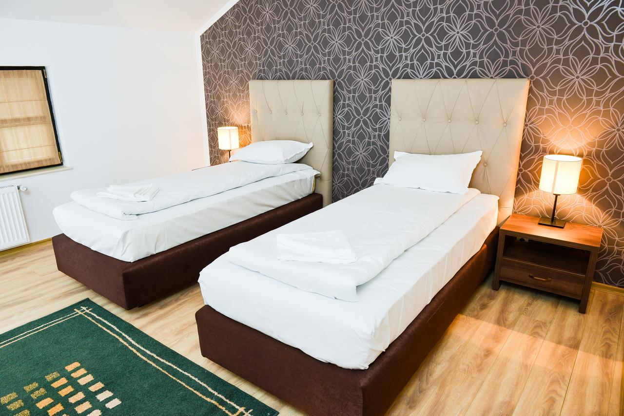 Hotel Park House Dej Esterno foto