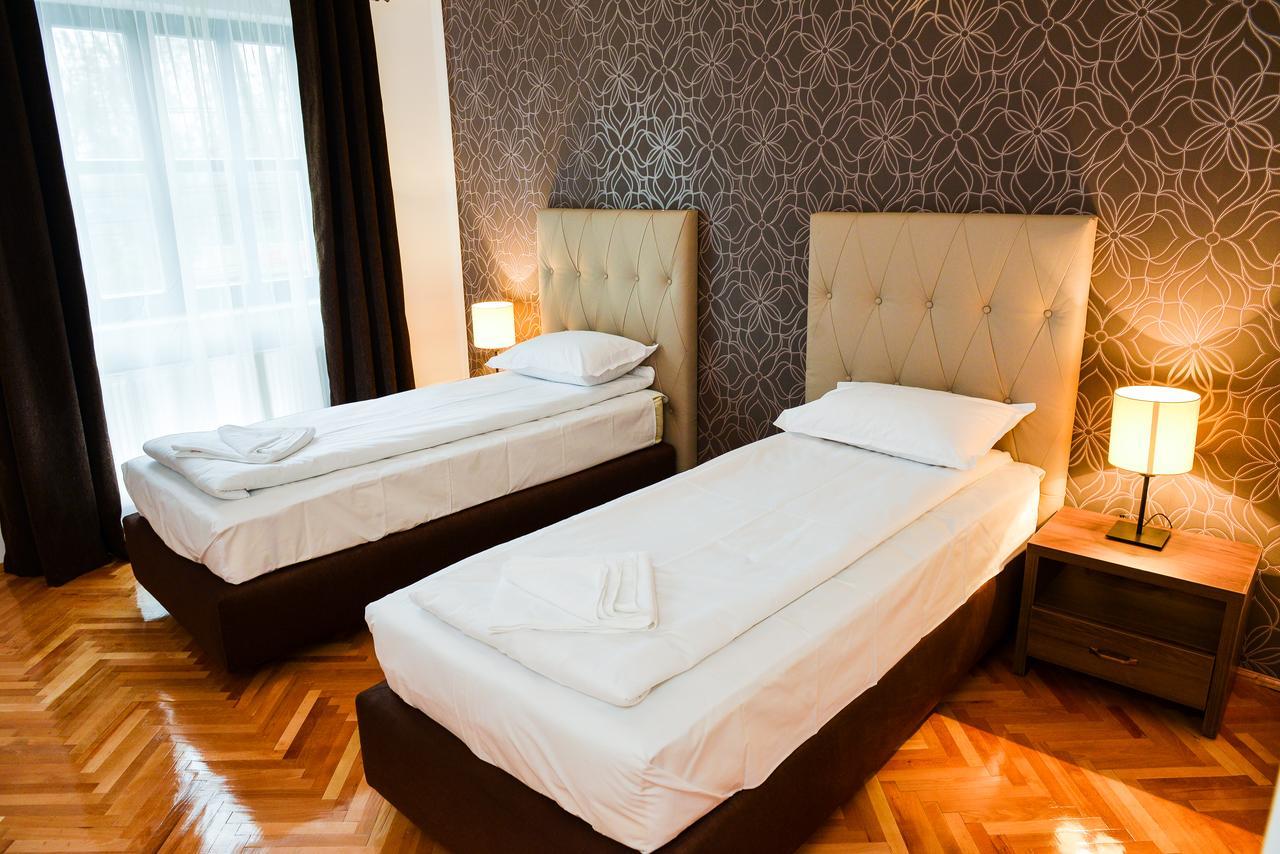 Hotel Park House Dej Esterno foto