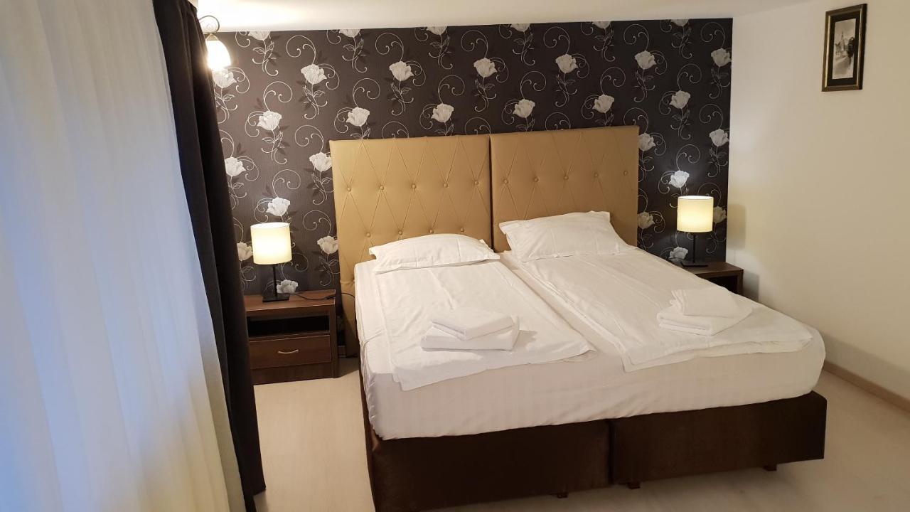 Hotel Park House Dej Esterno foto