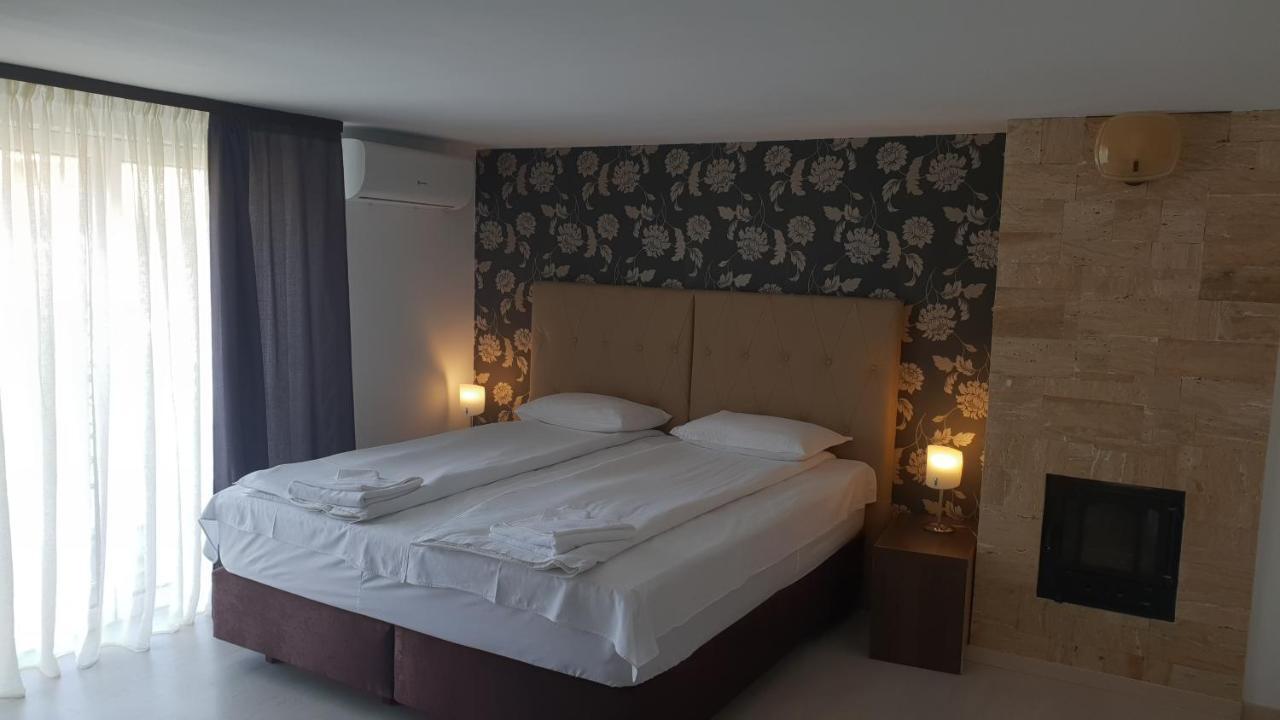 Hotel Park House Dej Esterno foto